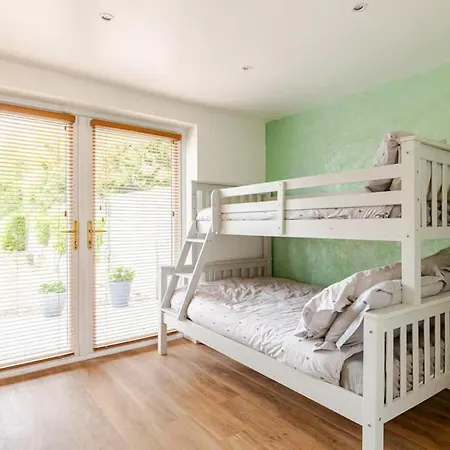 1-bed Cosy Country Retreat- Sleeps 5 Emerald Park *